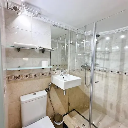 *new Gray D Albion: Puerto Banus Apartment *